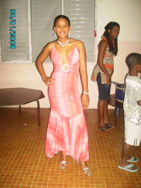 Elle c shasha !!!! trop mimi la puce !